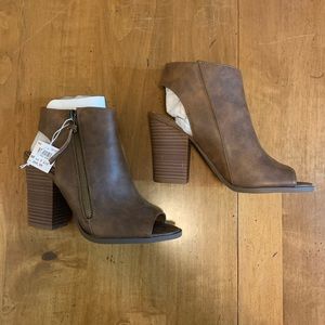 BNWT side zipper heels